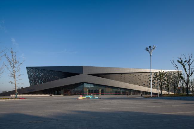 BIM建筑|动感的能量盒子：扬州南部新城体育园 / 柏涛设计