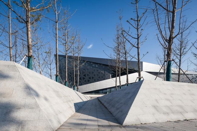 BIM建筑|动感的能量盒子：扬州南部新城体育园 / 柏涛设计