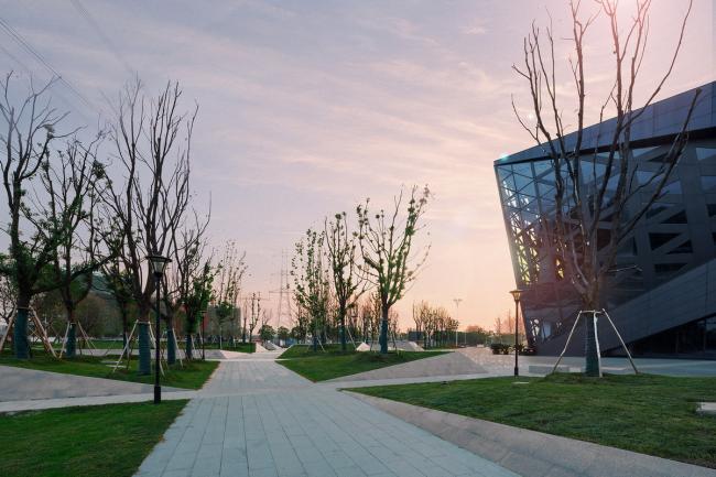 BIM建筑|动感的能量盒子：扬州南部新城体育园 / 柏涛设计