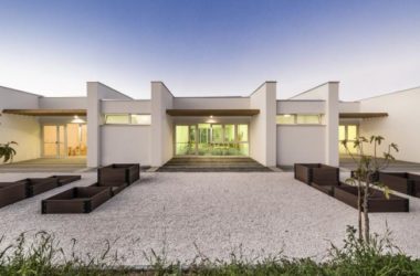 BIM建筑|纯白朴实的平行乐土：意年夜利Terra Madre幼儿园-BIM建筑网