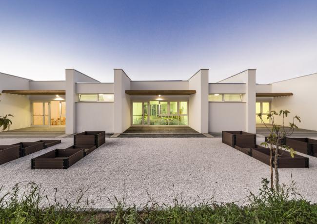 BIM建筑|纯白朴实的平行乐土：意年夜利Terra Madre幼儿园