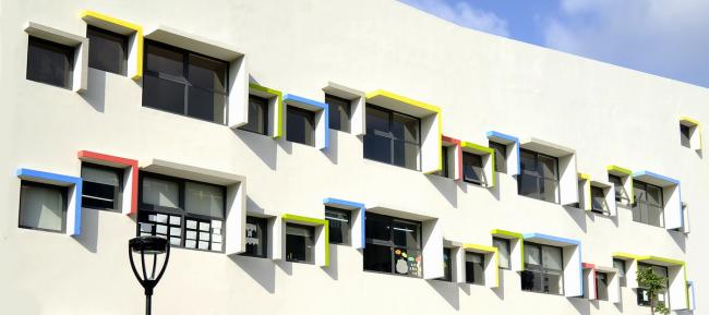 BIM建筑|动态绿色的梦幻校园：生态折线黉舍 / 1+1>2 Architects