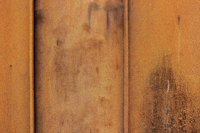 BIM建筑|村落草地上的红色棚屋：PH2室第 / DX Arquitectos