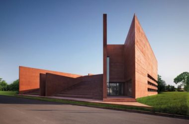 BIM建筑|一本散落墙角，页面泛黄的书：科尔诺公共藏书楼和会堂-BIM建筑网