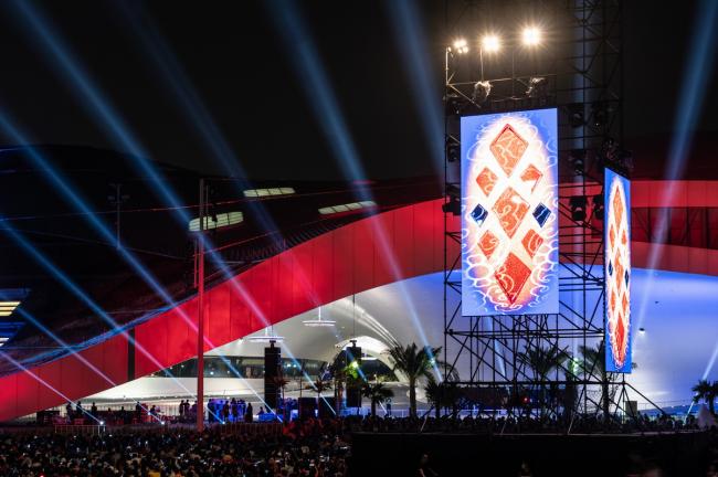 BIM建筑|如榕树根须般自由发展延长：高雄艺术中间 / Mecanoo