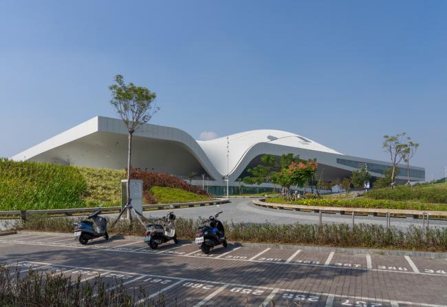 BIM建筑|如榕树根须般自由发展延长：高雄艺术中间 / Mecanoo