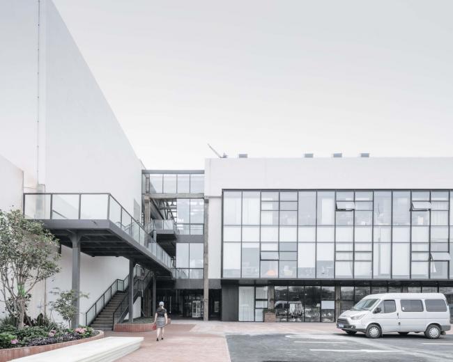 BIM建筑|素胚瓷片，曲线勾画，上海申窑艺术中间（一期）/ 刘宇扬建筑事务所