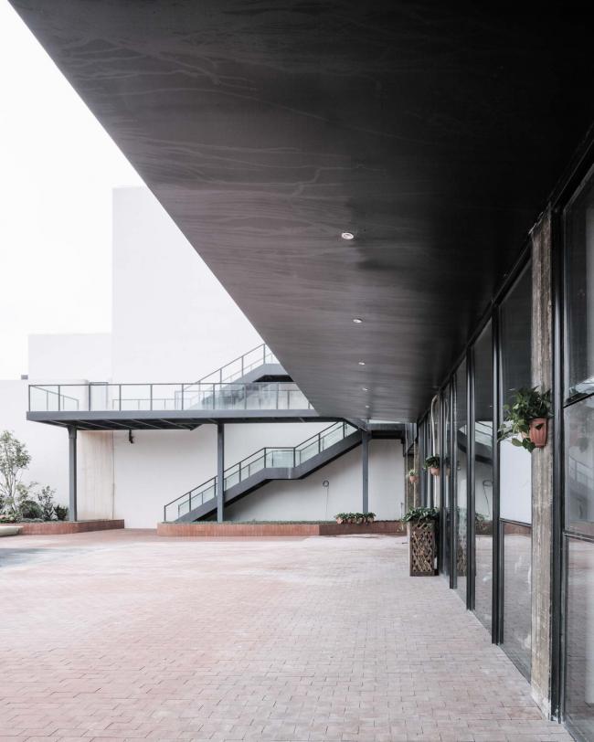 BIM建筑|素胚瓷片，曲线勾画，上海申窑艺术中间（一期）/ 刘宇扬建筑事务所