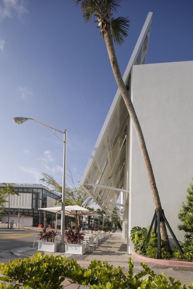 BIM建筑|新奇而平常的白色盒子：林肯路1111号扩建 / 赫尔佐格 & 德梅隆