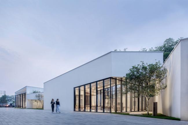 BIM建筑|简约而有格调的生涯美学馆 / 墨照建筑设计事务所