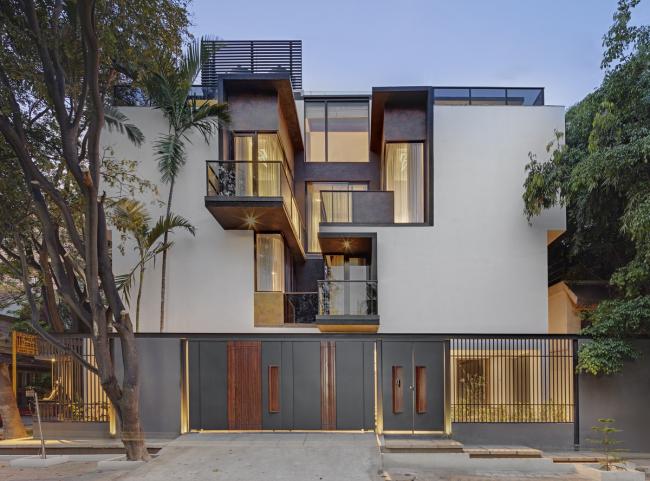 BIM建筑|凹凸错落，打破秩序：班加罗尔 RL室第 / SDeG