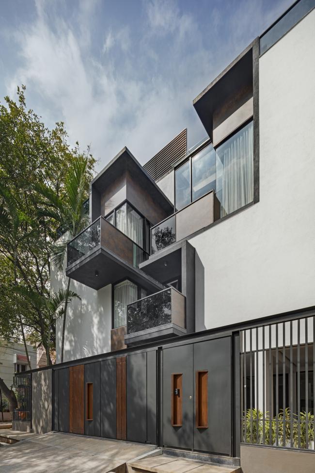 BIM建筑|凹凸错落，打破秩序：班加罗尔 RL室第 / SDeG