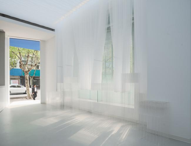 BIM建筑|躲在空间里的十二行诗：BY JOVE 花店 / Mur Mur Lab