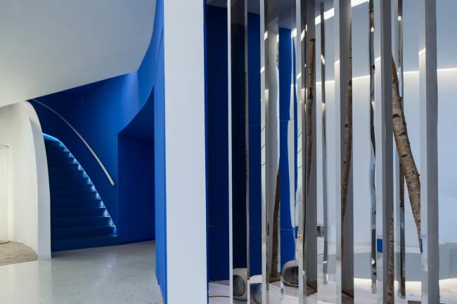 BIM建筑|躲在空间里的十二行诗：BY JOVE 花店 / Mur Mur Lab