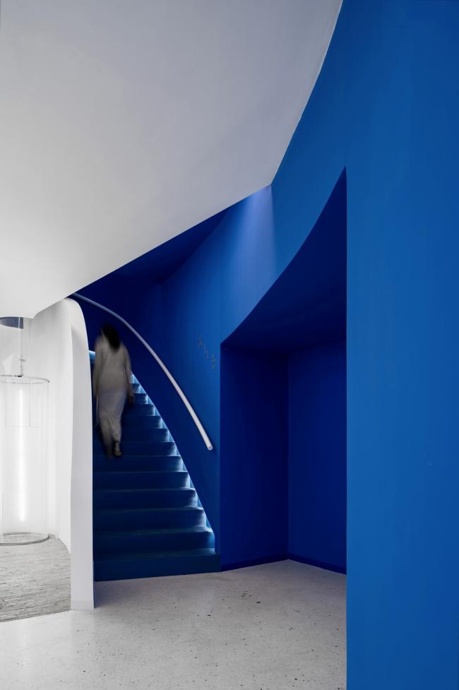 BIM建筑|躲在空间里的十二行诗：BY JOVE 花店 / Mur Mur Lab