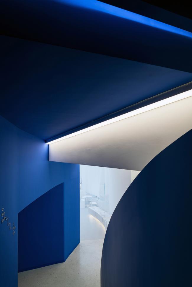 BIM建筑|躲在空间里的十二行诗：BY JOVE 花店 / Mur Mur Lab