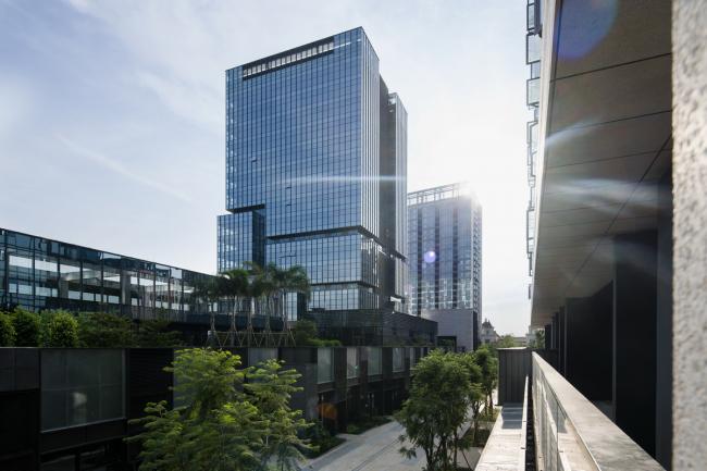 BIM建筑|城市里的院落——广州南沙金茂湾综合体 / 柏涛设计