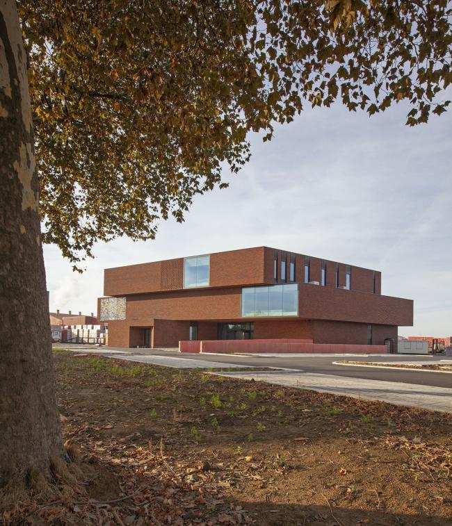 BIM建筑|交织堆叠，布满气力与艺术美感：内利森砖艺术展现馆