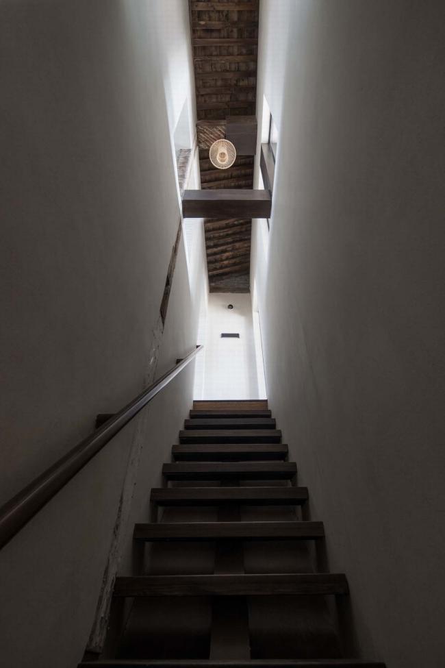 BIM建筑|老北京胡同里的机密酒馆：四合院改革 / 雅思睿设计研讨室