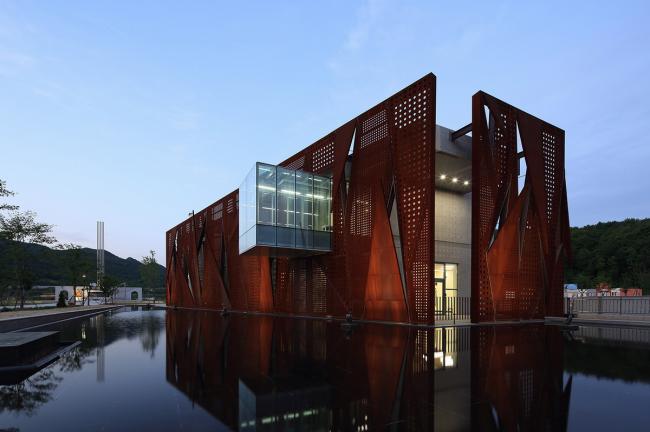 BIM建筑|老根里和平博物馆 / METAA