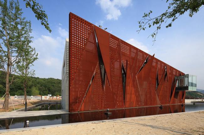 BIM建筑|老根里和平博物馆 / METAA