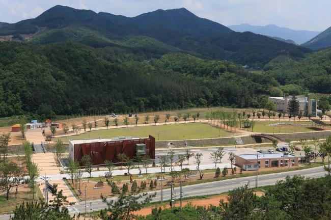 BIM建筑|老根里和平博物馆 / METAA