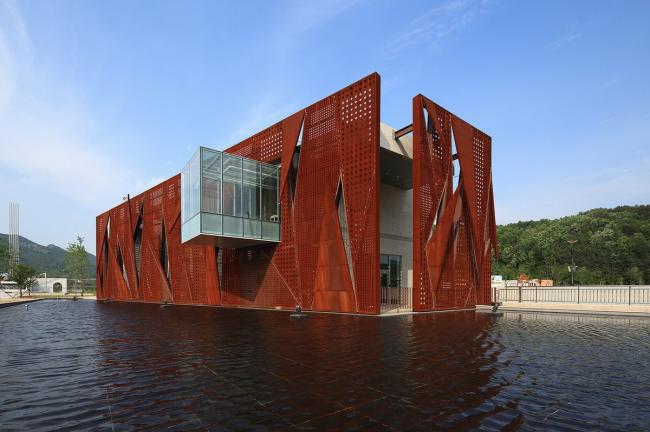 BIM建筑|老根里和平博物馆 / METAA