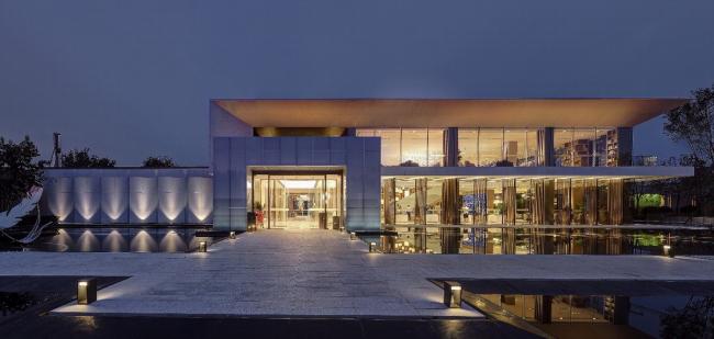 BIM建筑|沈阳浑南万达生涯艺术中间——一场关于简约与适意的思虑 / 基准方中建筑设计