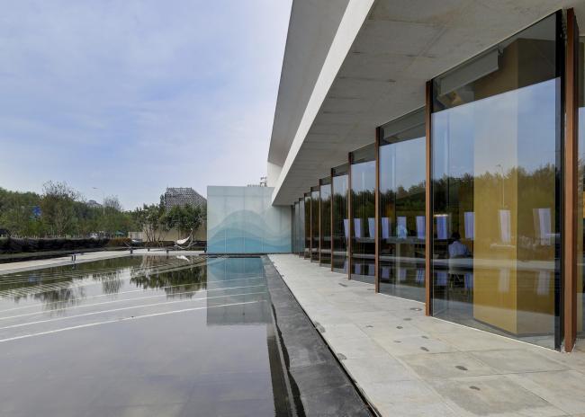 BIM建筑|沈阳浑南万达生涯艺术中间——一场关于简约与适意的思虑 / 基准方中建筑设计