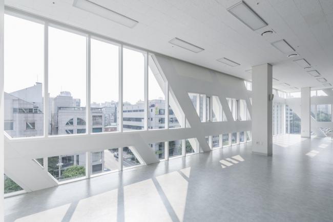 BIM建筑|融进“变更与立异”精力：Midong电子与电信总部办公楼 / 韵生同建筑师事务所