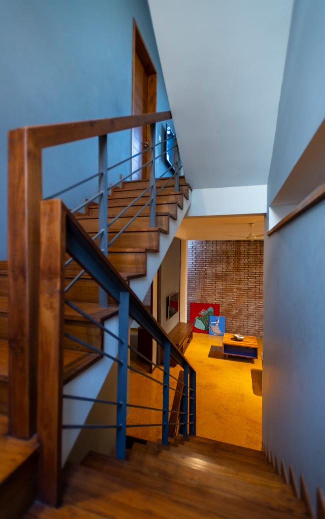 BIM建筑|立面格栅木板酷似“算盘”的印度自力室第 / studioXS