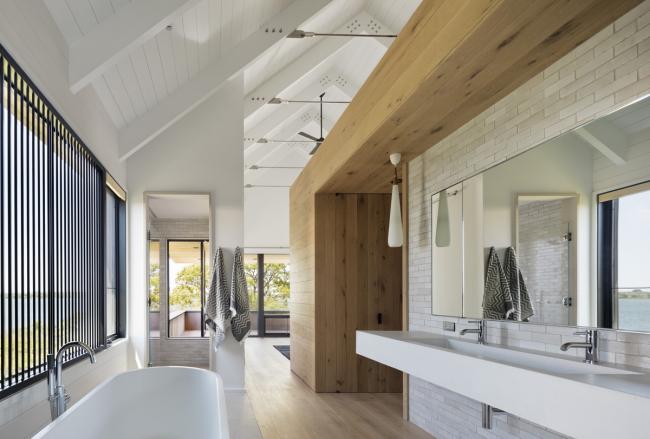 BIM建筑|东湖之家，定格湖景的纯白之家 / Robert Young Architects