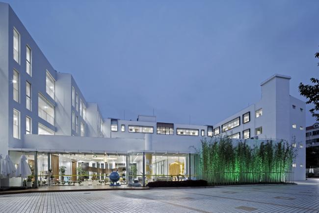 BIM建筑|纯净的花圃碉堡：上海徐汇科技幼儿园 / 元秀万建筑事务所
