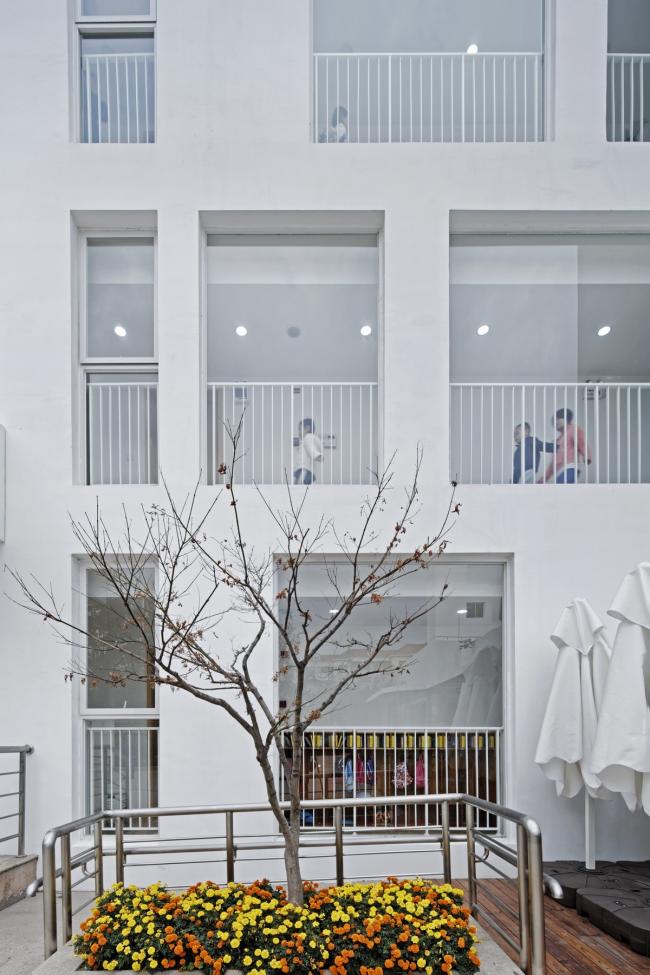 BIM建筑|纯净的花圃碉堡：上海徐汇科技幼儿园 / 元秀万建筑事务所