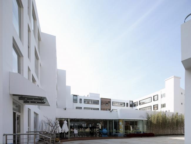 BIM建筑|纯净的花圃碉堡：上海徐汇科技幼儿园 / 元秀万建筑事务所