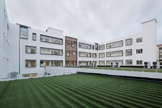 BIM建筑|纯净的花圃碉堡：上海徐汇科技幼儿园 / 元秀万建筑事务所