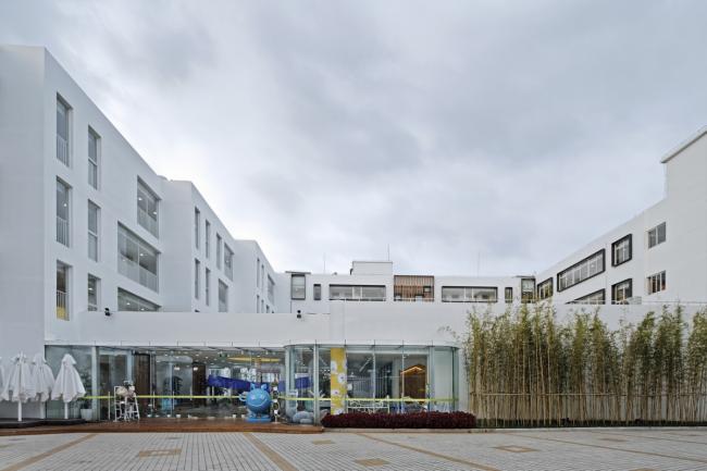 BIM建筑|纯净的花圃碉堡：上海徐汇科技幼儿园 / 元秀万建筑事务所