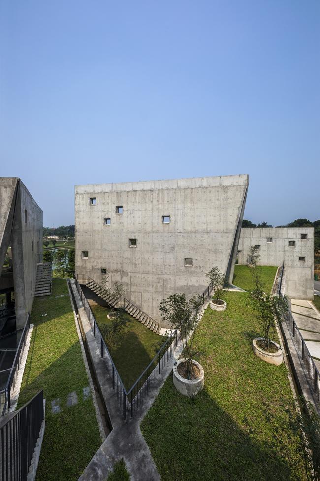 BIM建筑|光影错落，开合有度：Viettel 厂外工作室 / 武重义建筑事务所