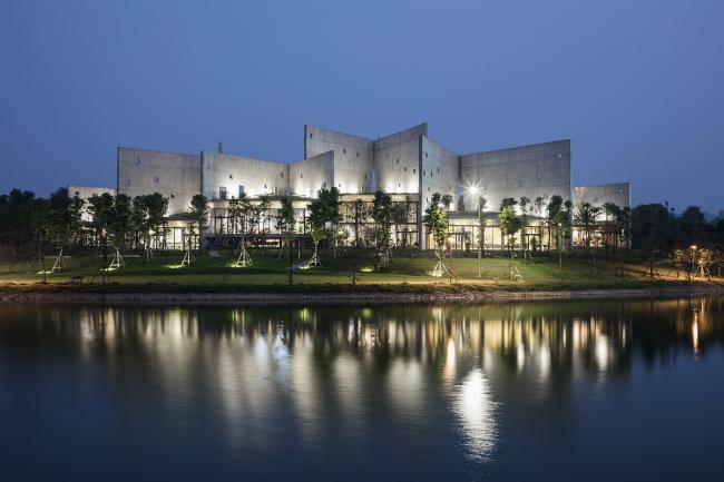 BIM建筑|光影错落，开合有度：Viettel 厂外工作室 / 武重义建筑事务所