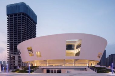 BIM建筑|静若处子，流光四溢——中国轻纺城时尚宣布戏院 / WAU建筑事务所-BIM建筑网