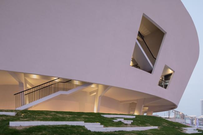 BIM建筑|静若处子，流光四溢——中国轻纺城时尚宣布戏院 / WAU建筑事务所