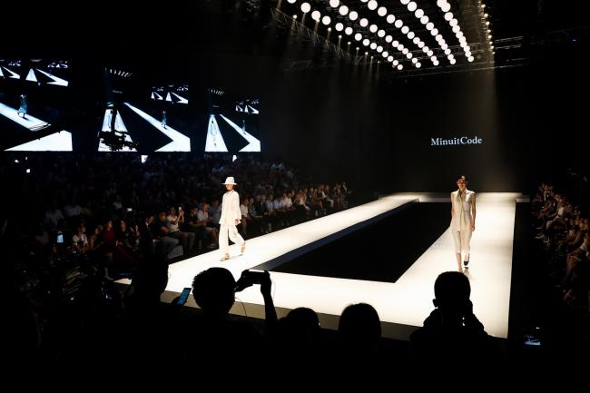 BIM建筑|静若处子，流光四溢——中国轻纺城时尚宣布戏院 / WAU建筑事务所