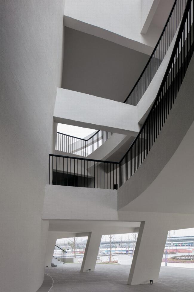 BIM建筑|静若处子，流光四溢——中国轻纺城时尚宣布戏院 / WAU建筑事务所