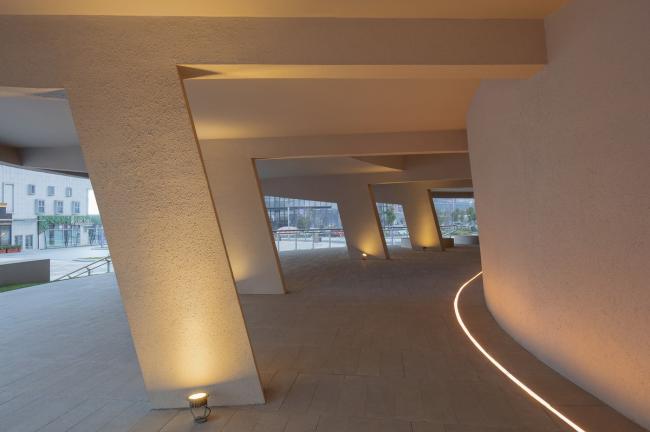 BIM建筑|静若处子，流光四溢——中国轻纺城时尚宣布戏院 / WAU建筑事务所