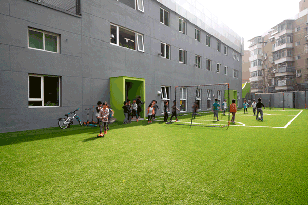 BIM建筑|送给孩子一座“岛屿”—— 一土黉舍北京校区 / Crossboundaries