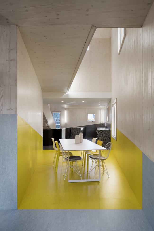 BIM建筑|屋顶***切割，复回经典的现代纯白室第 / MALL