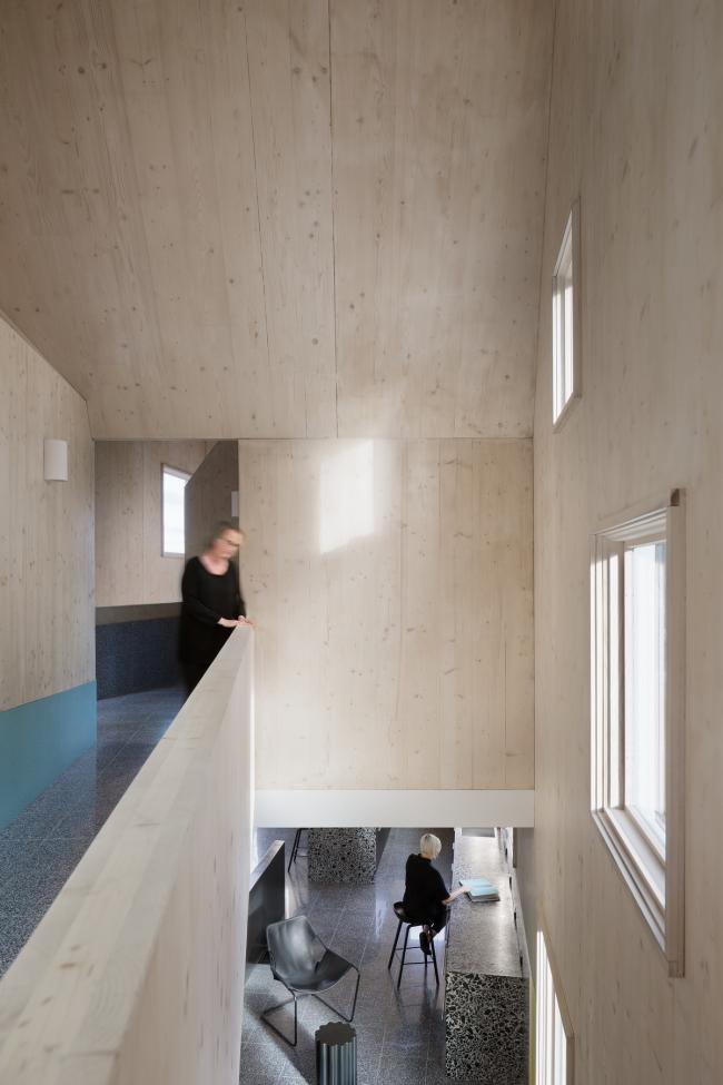 BIM建筑|屋顶***切割，复回经典的现代纯白室第 / MALL