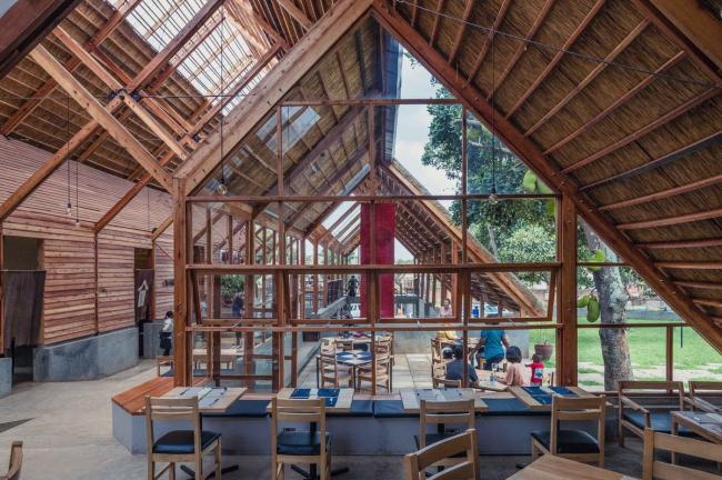 BIM建筑|轻巧明快，如擦过草地的轻燕：山森日式餐厅/ TERRAIN architects