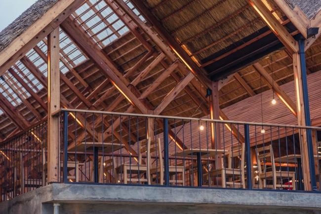 BIM建筑|轻巧明快，如擦过草地的轻燕：山森日式餐厅/ TERRAIN architects