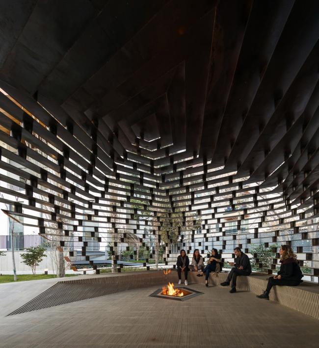 BIM建筑|融进古老元素，片状“鱼鳞”架起的无柱天篷 / Olgooco